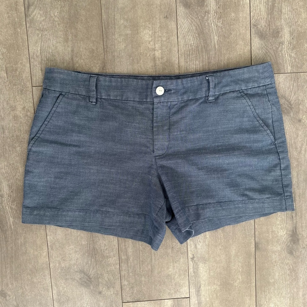 Tommy Hilfiger Women’s Shorts size 16